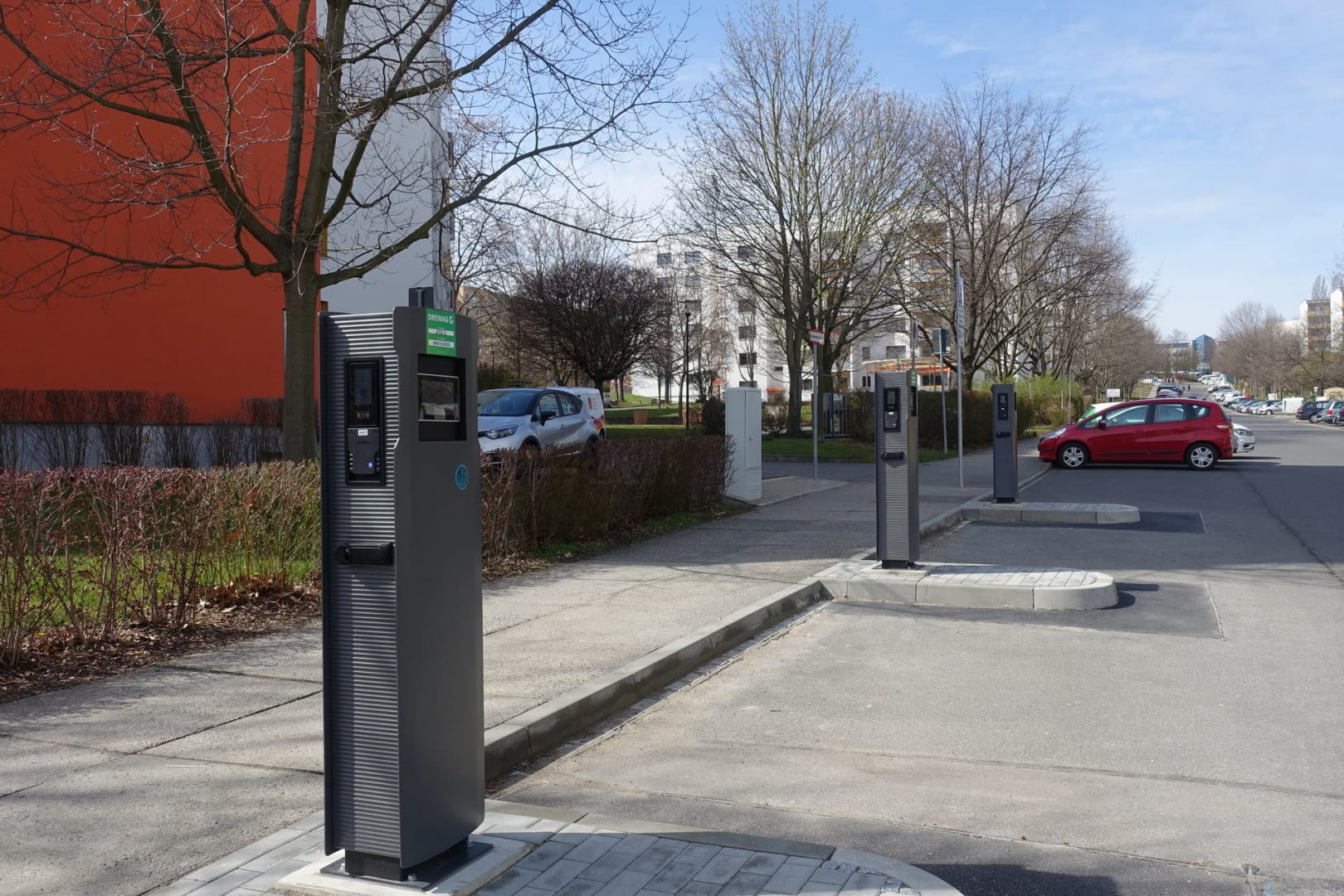 Neue Ladesäulen Am Leutewitzer Ring 1